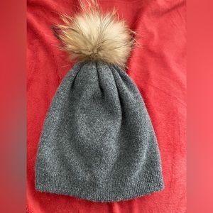 Hat with puff